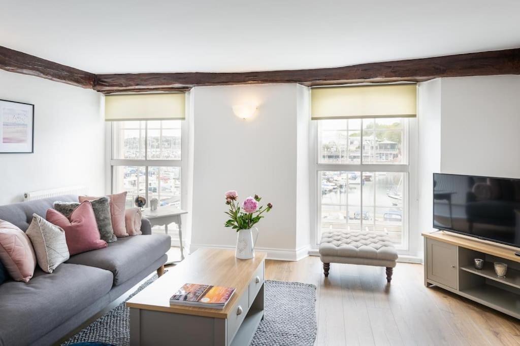 Blue Skies Apartment - Harbour Views Торки Экстерьер фото