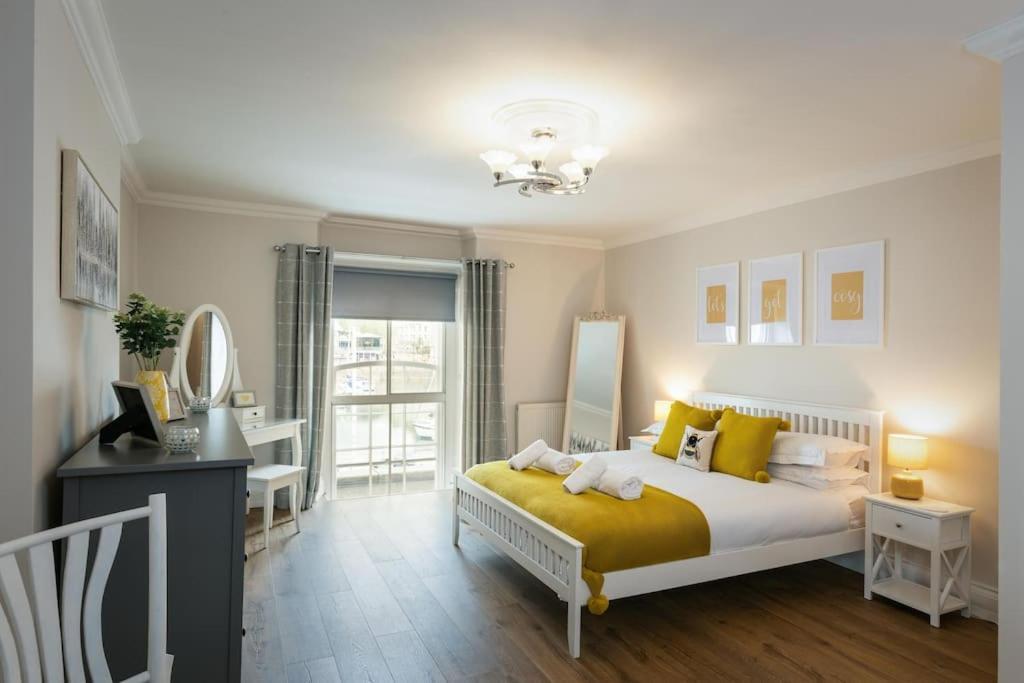 Blue Skies Apartment - Harbour Views Торки Экстерьер фото