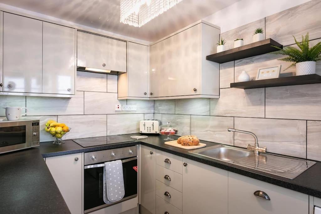Blue Skies Apartment - Harbour Views Торки Экстерьер фото