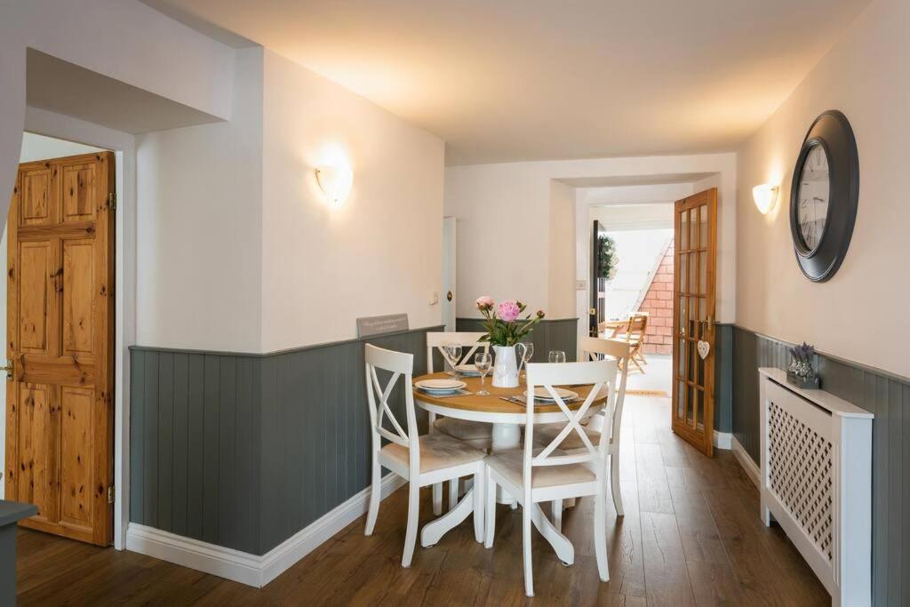 Blue Skies Apartment - Harbour Views Торки Экстерьер фото