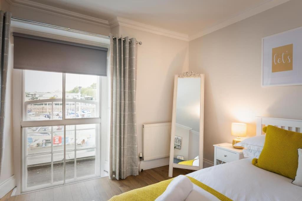 Blue Skies Apartment - Harbour Views Торки Экстерьер фото